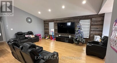 1004 Marigold St in London, ON - Building Photo - Building Photo