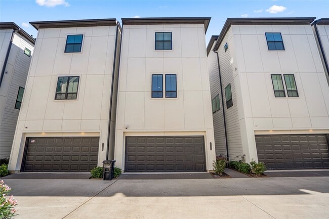 2806 Grand Fountains Dr in Houston, TX - Building Photo - Building Photo