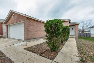 734 Butler Point in San Antonio, TX - Building Photo - Building Photo