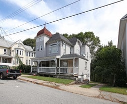 39 Fairmount St in Norwich, CT - Building Photo