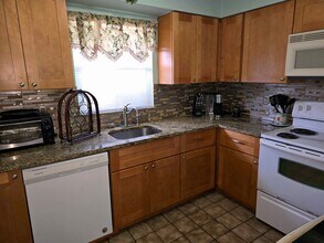 Fountain Aire Apartments in Cape Coral, FL - Foto de edificio - Building Photo