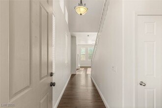 6247 Sugartree Ave in Las Vegas, NV - Building Photo - Building Photo