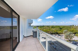 13499 Biscayne Blvd, Unit 807 in North Miami, FL - Building Photo - Building Photo
