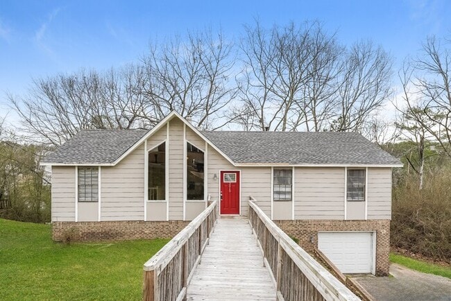 property at 3015 Apple Valley Ln