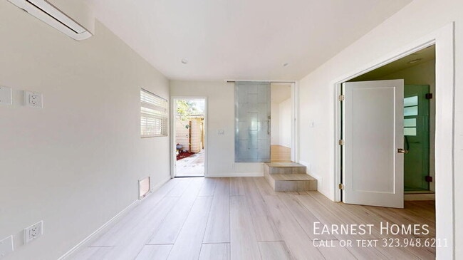 19020 Sylvan St in Los Angeles, CA - Building Photo - Building Photo