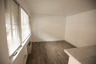 40 Harrison St in Oak Park, IL - Foto de edificio - Building Photo