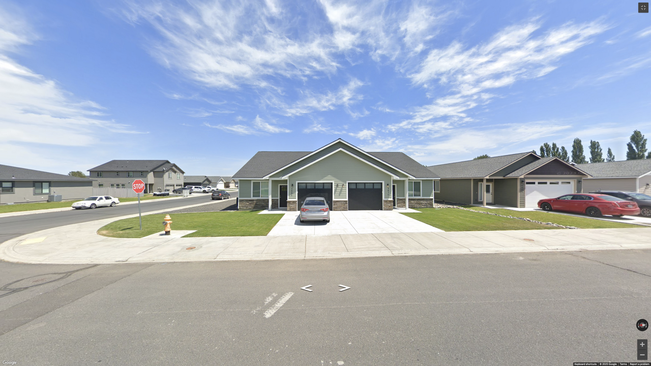 4081 Quinn Dr NE in Moses Lake, WA - Building Photo