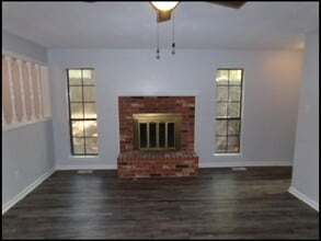 8 Woodlore Cir in Little Rock, AR - Foto de edificio - Building Photo