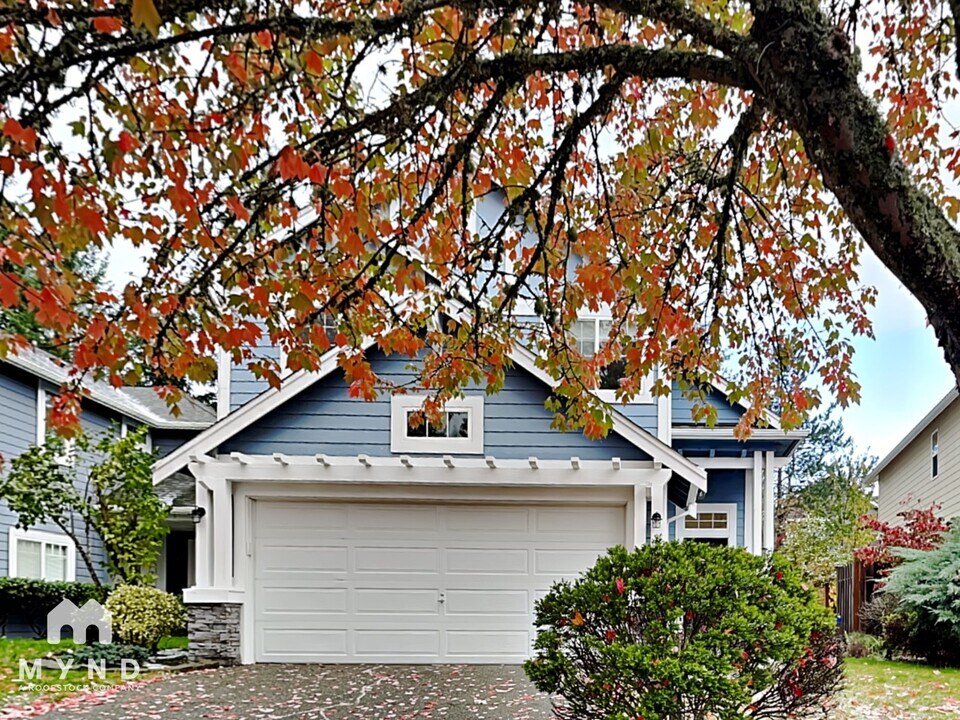 24944 SE 43rd St in Issaquah, WA - Foto de edificio