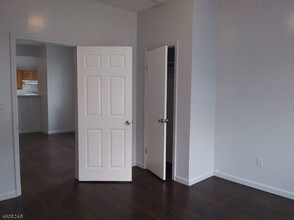 482 S 17th St-Unit -2R in Newark, NJ - Building Photo - Building Photo