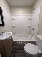 3844 Green Point Dr in Greensboro, NC - Foto de edificio - Building Photo