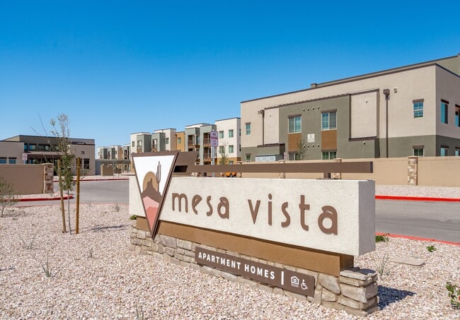 Mesa Vista in Casa Grande, AZ - Foto de edificio - Building Photo