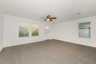 2221 La Vis Ln in Fort Worth, TX - Building Photo - Building Photo