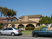 4451 Green Ave in Los Alamitos, CA - Foto de edificio - Building Photo