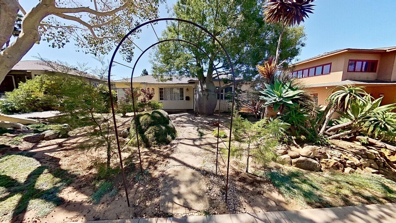513 Stanley Dr in Santa Barbara, CA - Building Photo