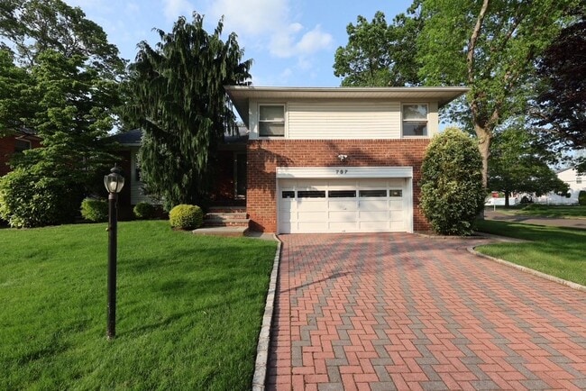 property at 757 Leslie Ln