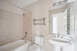 641 5th St NE in Washington, DC - Building Photo - Building Photo