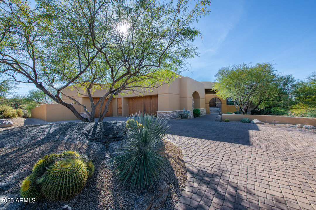 11349 E Salero Dr in Scottsdale, AZ - Foto de edificio