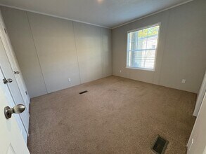 2470 Pajot Rd in Kawkawlin, MI - Building Photo - Building Photo