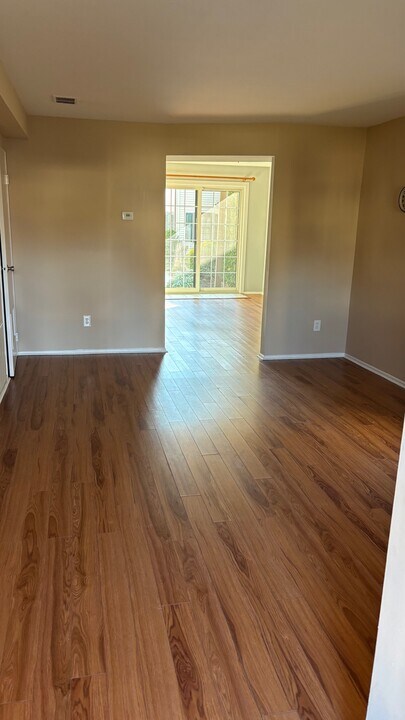 30-13 Prospect St, Unit 30-13 in Metuchen, NJ - Foto de edificio