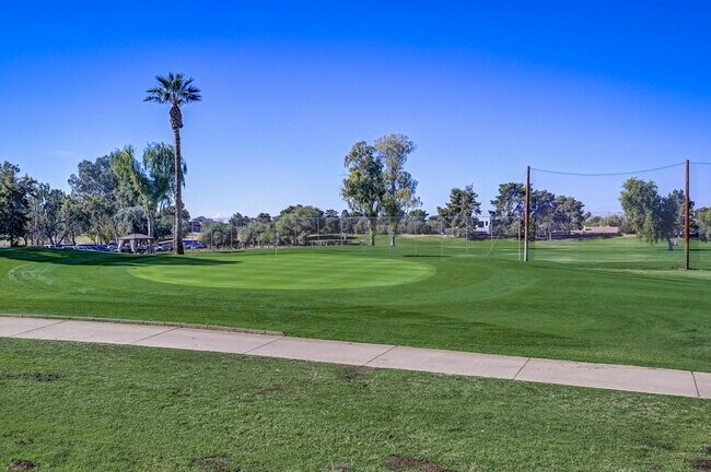 3500 N Hayden Rd, Unit Scottsdale Condo in Scottsdale, AZ - Building Photo - Building Photo