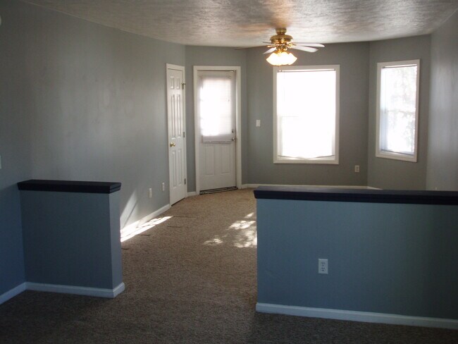 759 Veto St NW, Unit #2 in Grand Rapids, MI - Foto de edificio - Building Photo