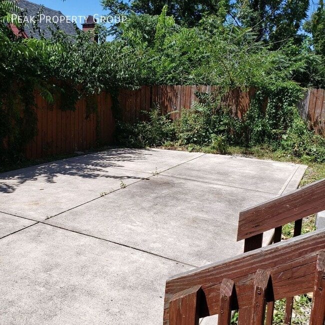 2321 Rohs St in Cincinnati, OH - Building Photo - Building Photo