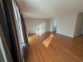 64 Scotch Cap Rd, Unit 107 in Quaker Hill, CT - Building Photo - Building Photo