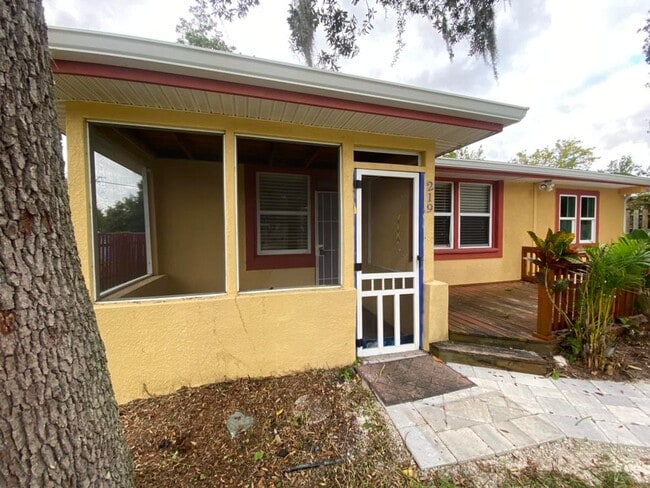 219 12th St in Holly Hill, FL - Building Photo - Building Photo