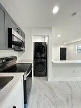 1453 NW 34th St in Miami, FL - Building Photo - Building Photo