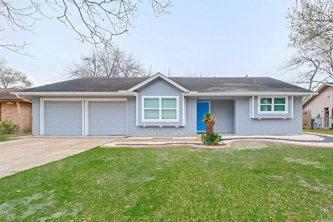 5330 Hialeah Dr in Houston, TX - Building Photo - Building Photo