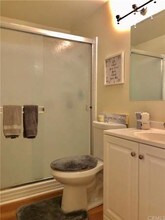 2500 E 4th St, Unit 204 in Long Beach, CA - Foto de edificio - Building Photo
