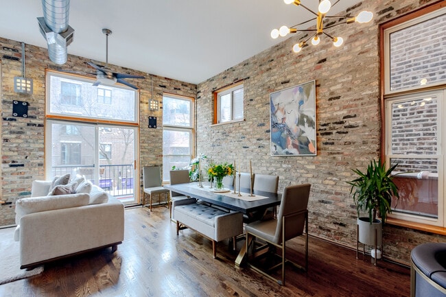 3226 N Sheffield Ave in Chicago, IL - Building Photo - Building Photo