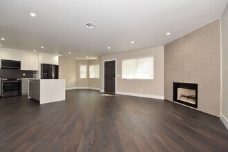 2709 Beaver Creek Ct in Las Vegas, NV - Building Photo - Building Photo