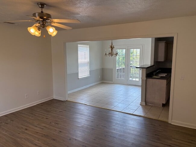 692 Holland Ridge Dr in La Vergne, TN - Building Photo - Building Photo
