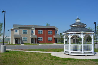 Emerald Acres II in Watertown, NY - Foto de edificio - Building Photo