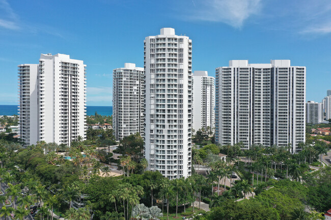 South Tower at the Point in Aventura, FL - Building Photo - Building Photo