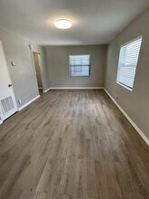716 3rd Ave N in Lake Worth Beach, FL - Building Photo - Building Photo