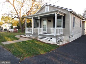 203 W 5th Ave in Ranson, WV - Building Photo