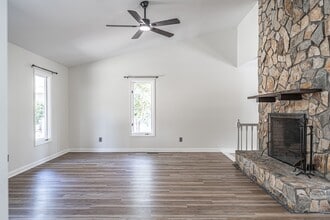 980 Monticello Dr in Pinehurst, NC - Foto de edificio - Building Photo