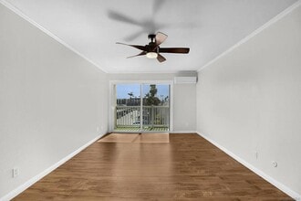 3030 Suncrest Dr in San Diego, CA - Building Photo - Building Photo