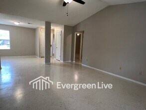 107 Jardin Ct in Raeford, NC - Building Photo - Building Photo