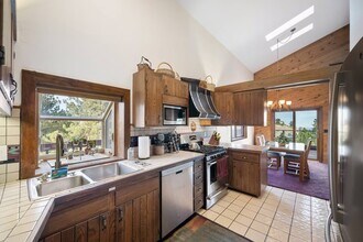 32 Paradise Rd in Golden, CO - Building Photo - Building Photo