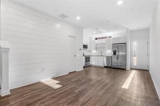 5924 S Congress Ave in Austin, TX - Building Photo - Building Photo