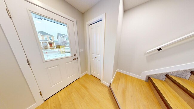 2035 Chalmers Way SW in Edmonton, AB - Building Photo - Building Photo