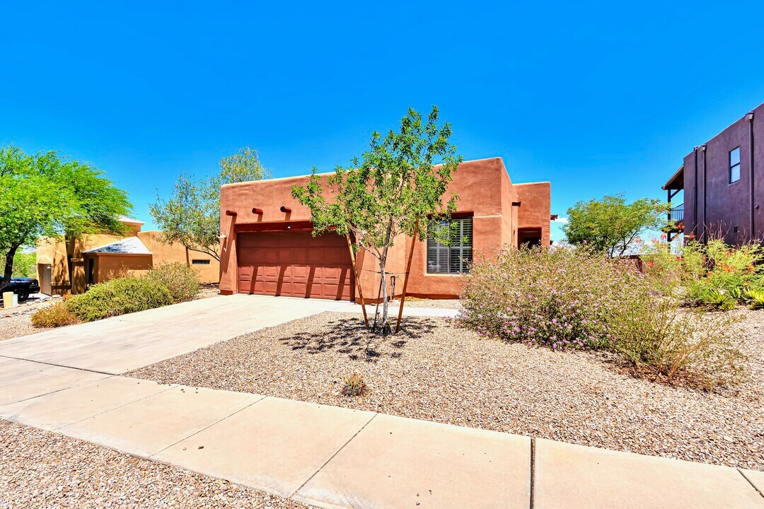 261 E Forrest Feezor St in Vail, AZ - Building Photo