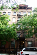 403 W 48th St in New York, NY - Building Photo - Building Photo