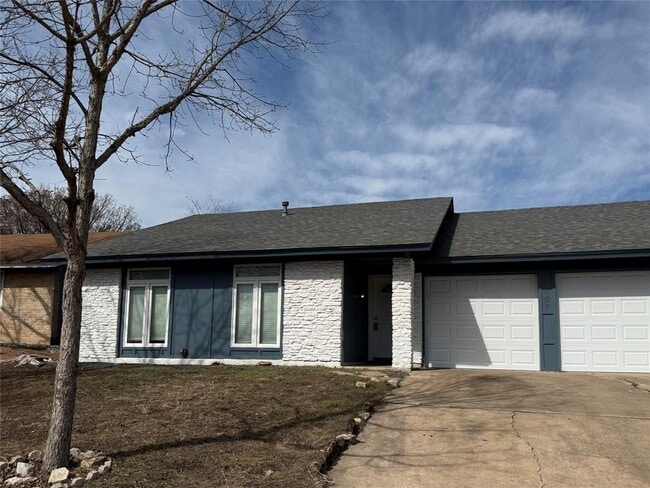 10008 Barrington Cove in Austin, TX - Building Photo - Building Photo