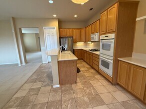 10807 Tumbleweed Rd in Apple Valley, CA - Building Photo - Building Photo