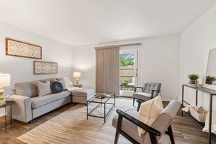 106 Tarryton Ct E in Columbus, OH - Building Photo